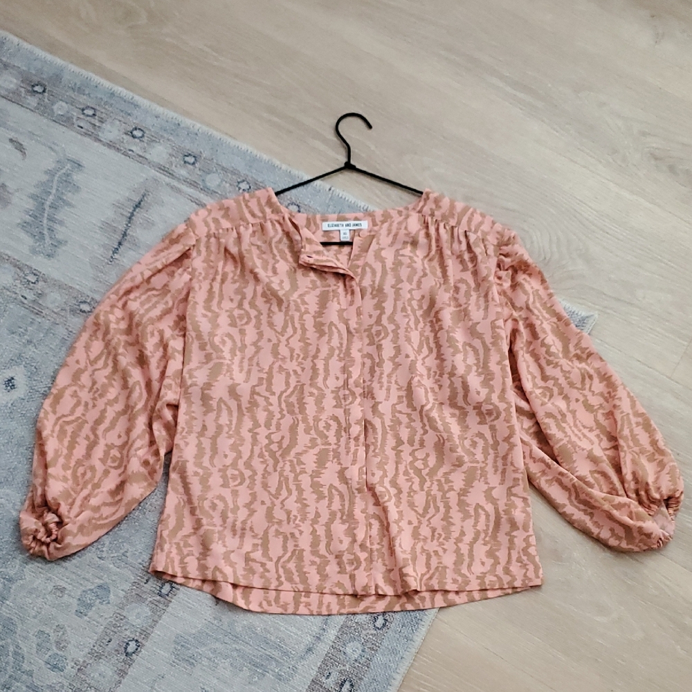 Elizabeth and James Peach Tan Animal Print Blouse Top with balloon sleeves SzXS